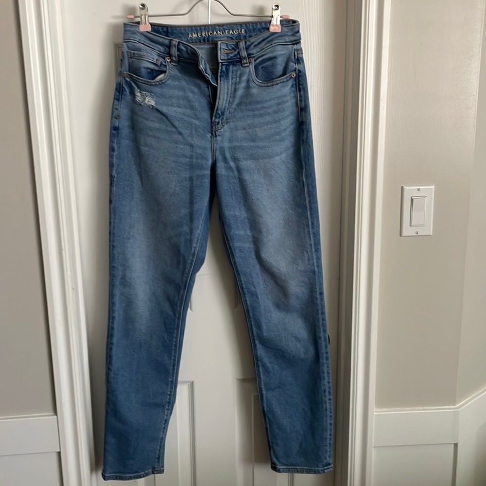 Size 8, Stradivarius Jeans medium wash, lightly worn, 25in inseam, high waisted